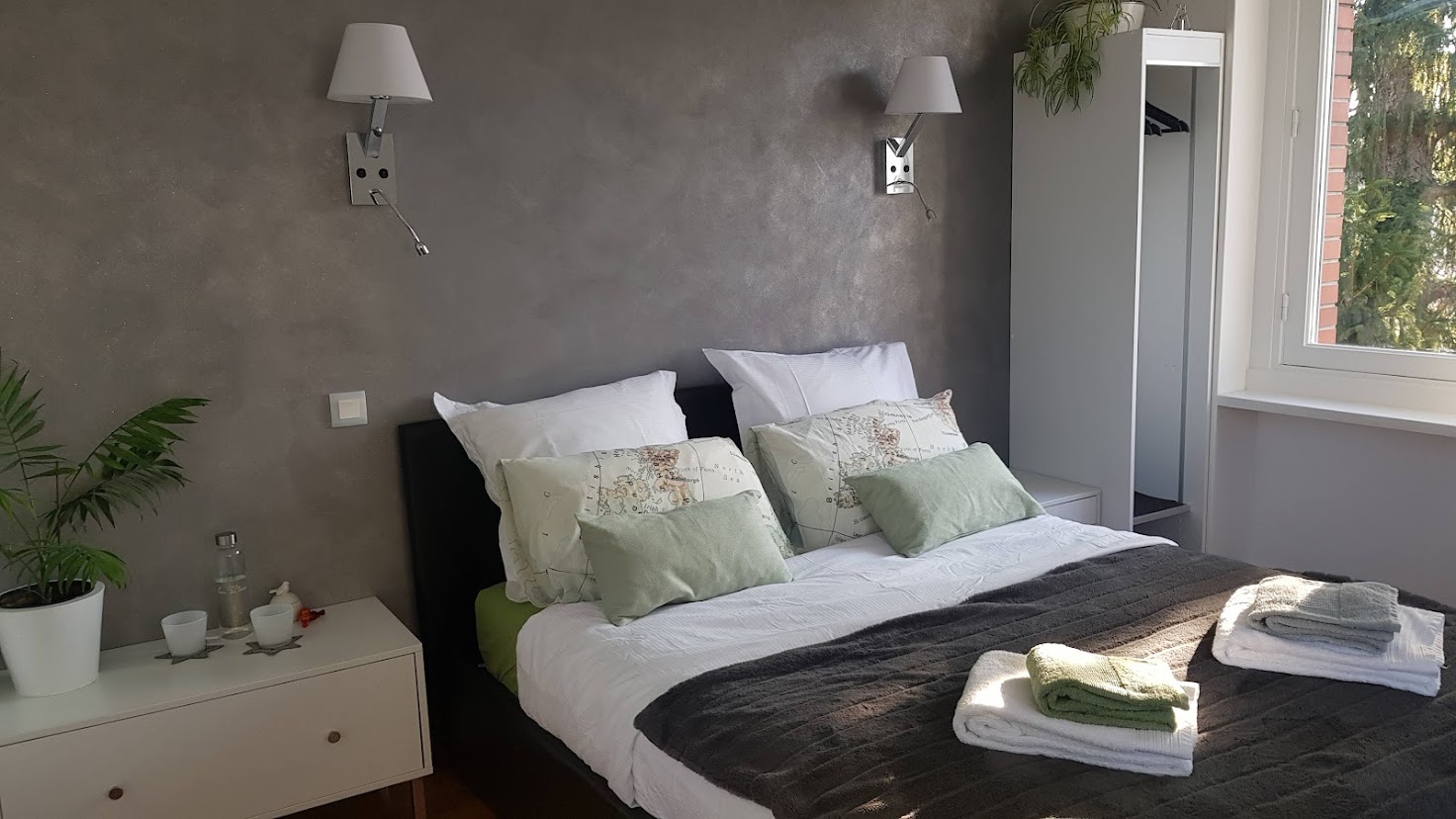 https://espace-ptl.ancv.com/appli/butterfly/data/medias_PA/PHOTOS/832270001001/832270001001Q0yTVwAy2c-Chambre aux hirondelles.jpg